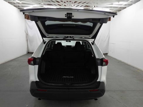 Used 2023 Toyota RAV4 LE AWD/4WD image 28