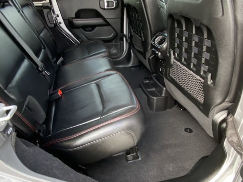 Used 2021 Jeep Wrangler Unlimited Rubicon AWD/4WD image 13
