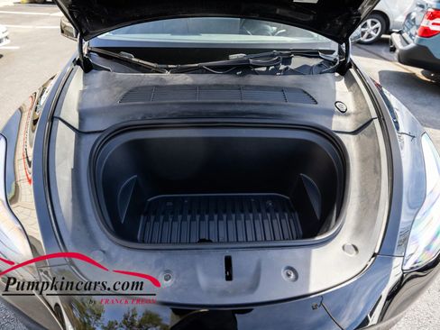 Used 2022 Tesla Model Y Long Range image 21