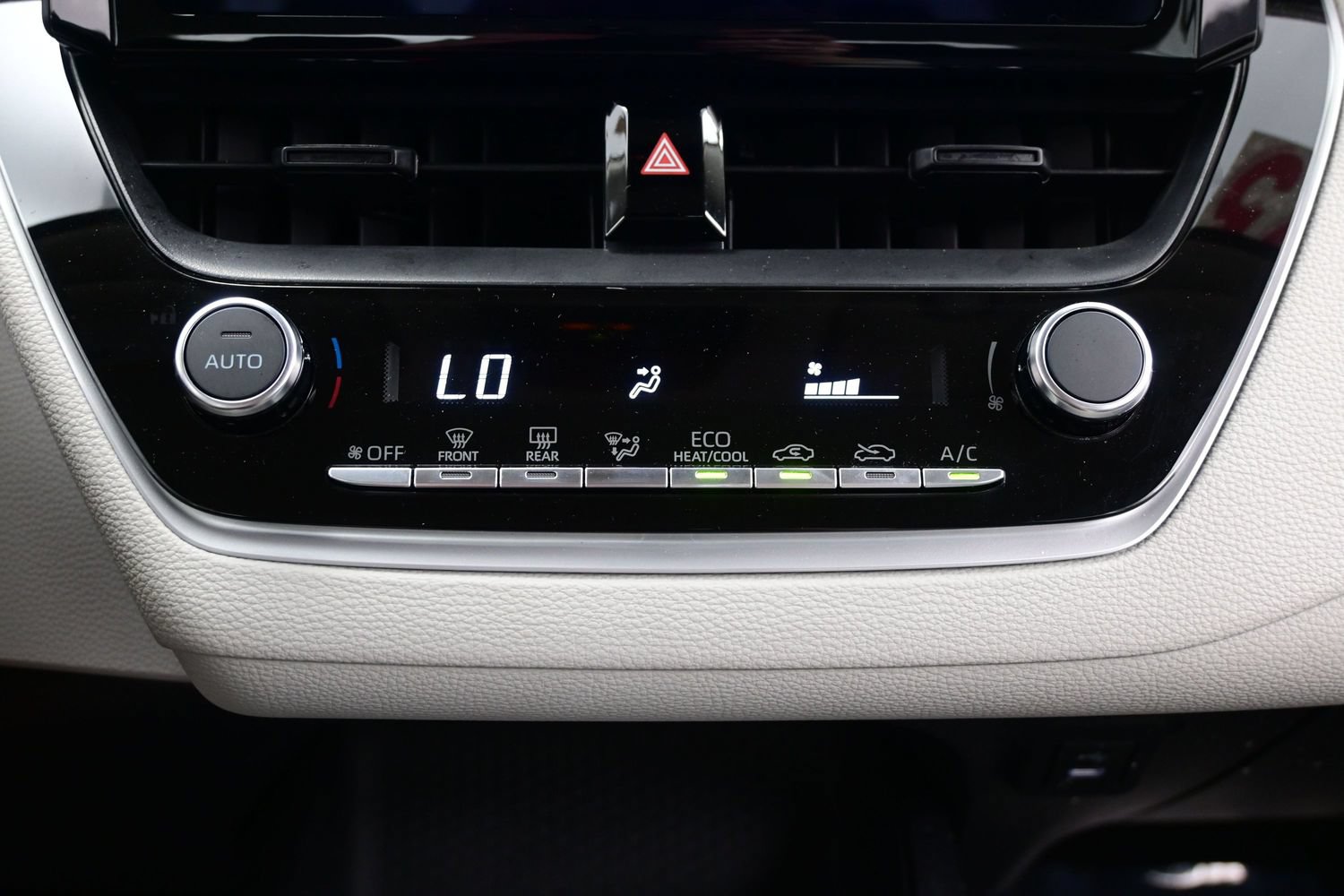 Used 2025 Toyota Corolla LE FWD image 19
