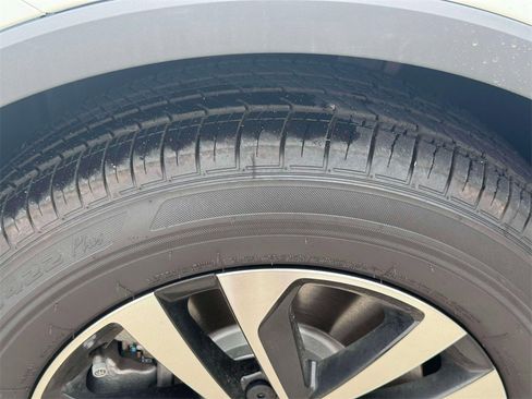 Used 2024 Volkswagen Tiguan S image 6