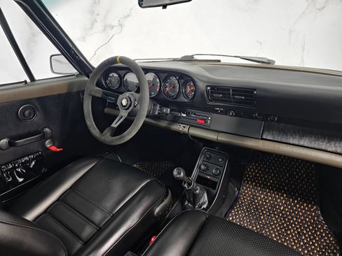 Used 1987 Porsche 911 Carrera RWD image 4