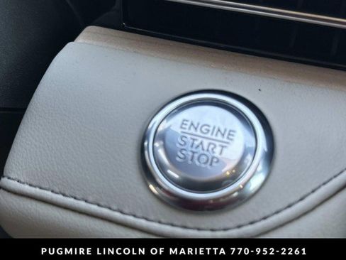 Used 2025 Lincoln Nautilus Reserve AWD/4WD image 25