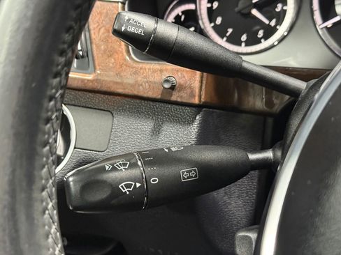 Used 2013 Mercedes-Benz E 350 4MATIC Sedan image 28