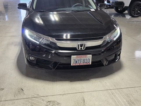 Used 2016 Honda Civic Touring image 9