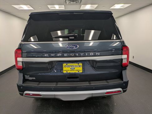 Used 2023 Ford Expedition XLT image 5