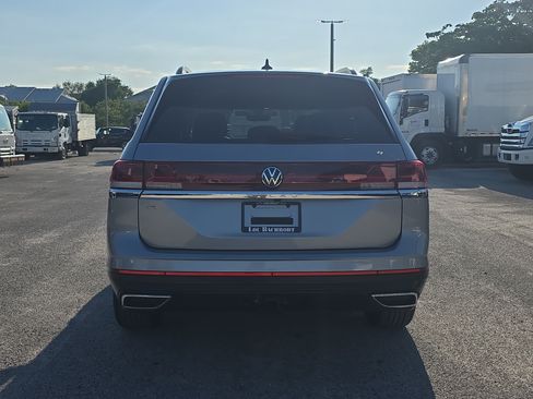 Used 2026 Volkswagen Atlas SE FWD image 6