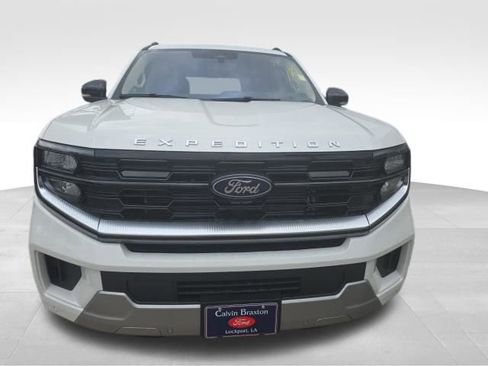 New 2025 Ford Expedition Max Platinum w/ Platinum Ultimate Package AWD/4WD image 2
