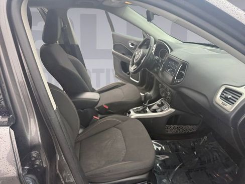 Used 2019 Jeep Compass Sport w/ Cold Weather Group image 17