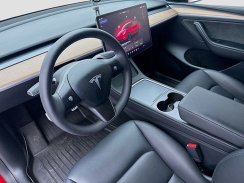 Used 2024 Tesla Model Y Performance AWD/4WD image 7