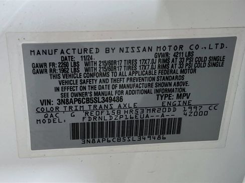 Used 2025 Nissan Kicks SV AWD/4WD image 28