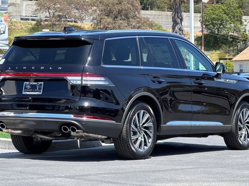 New 2025 Lincoln Aviator 2WD w/ Equipment Group 101A image 3