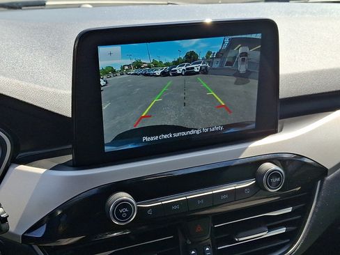 Certified 2021 Ford Escape SE FWD image 18