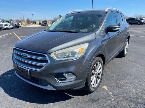 Used 2017 Ford Escape Titanium FWD image 4