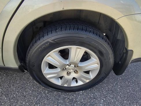 Used 2005 Subaru Outback 2.5i image 12