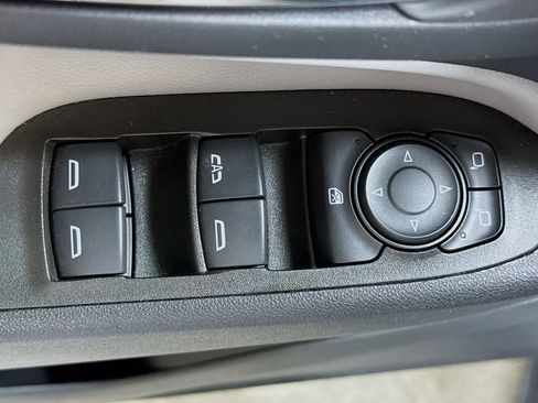 Used 2023 Chevrolet Equinox LT image 22