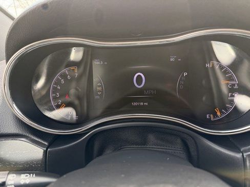 Used 2017 Jeep Grand Cherokee Limited image 31