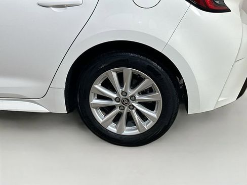 Used 2025 Toyota Corolla SE w/ SE Package image 5