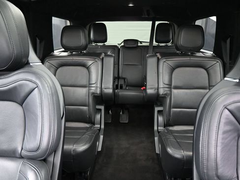 Used 2023 Lincoln Navigator Reserve AWD/4WD image 30