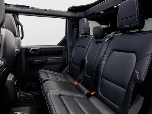 Used 2025 Ford Bronco Outer Banks AWD/4WD image 39