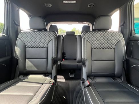 New 2026 GMC Acadia Denali w/ Super Cruise Package FWD image 10