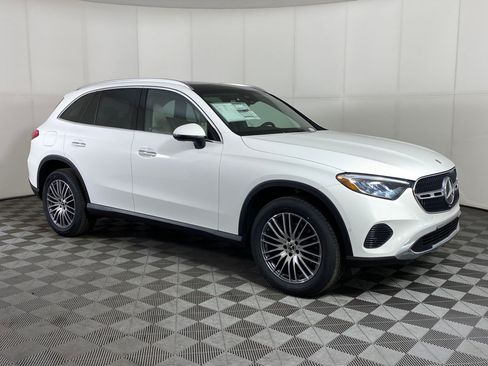 Used 2026 Mercedes-Benz GLC 300 4MATIC image 7