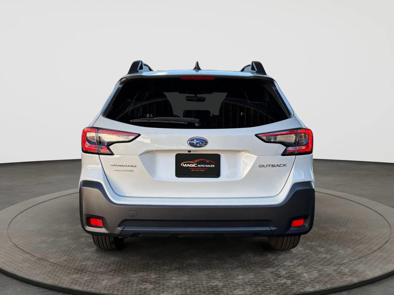 Used 2023 Subaru Outback Premium AWD/4WD image 9
