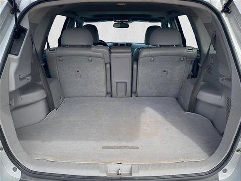 Used 2013 Toyota Highlander SE FWD image 6