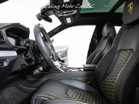 Used 2021 Lamborghini Urus AWD/4WD image 34