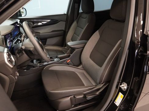 Certified 2024 Chevrolet TrailBlazer LT FWD image 3