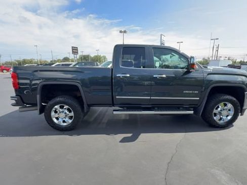 Certified 2018 GMC Sierra 2500 SLT w/ Snow Plow Prep Package AWD/4WD image 9