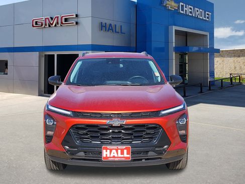 Certified 2024 Chevrolet Trax ACTIV w/ Driver Confidence Package image 2