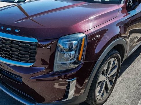 Certified 2022 Kia Telluride EX w/ EX Premium Package AWD/4WD image 7