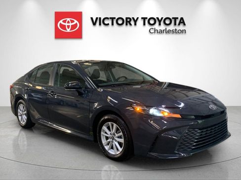 Used 2026 Toyota Camry LE FWD image 5