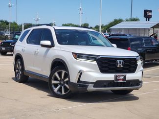 Used 2025 Honda Pilot Touring video 2