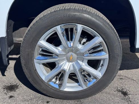 Used 2026 Chevrolet Silverado 1500 High Country w/ Technology Package AWD/4WD image 55