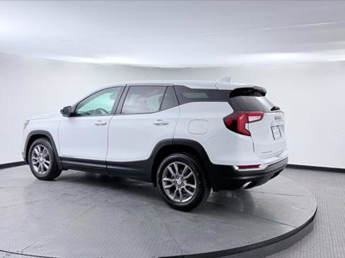 Used 2024 GMC Terrain SLE FWD image 6