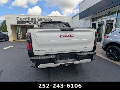 Used 2026 GMC Sierra EV Denali AWD/4WD image 8