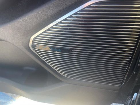 Used 2022 Jeep Grand Cherokee Overland w/ Luxury Tech Group IV image 10