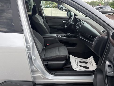 Used 2023 Nissan Rogue SV AWD/4WD image 30