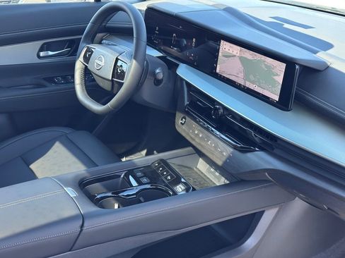 New 2025 Nissan Murano SL image 9