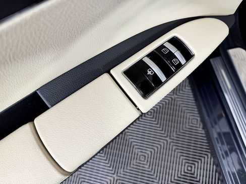 Used 2013 Mercedes-Benz S 550 image 35