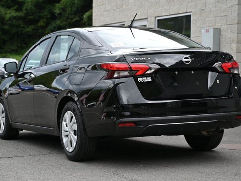 Used 2025 Nissan Versa S FWD image 3