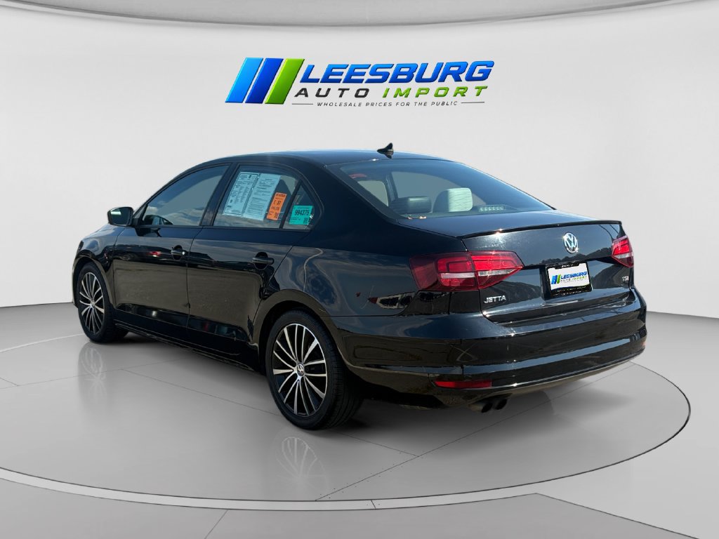 Used 2016 Volkswagen Jetta Sport FWD image 2