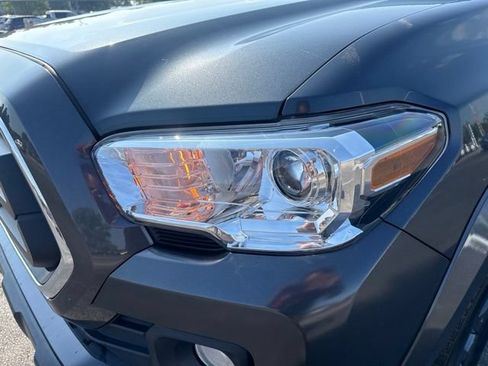 Used 2023 Toyota Tacoma SR5 RWD image 9
