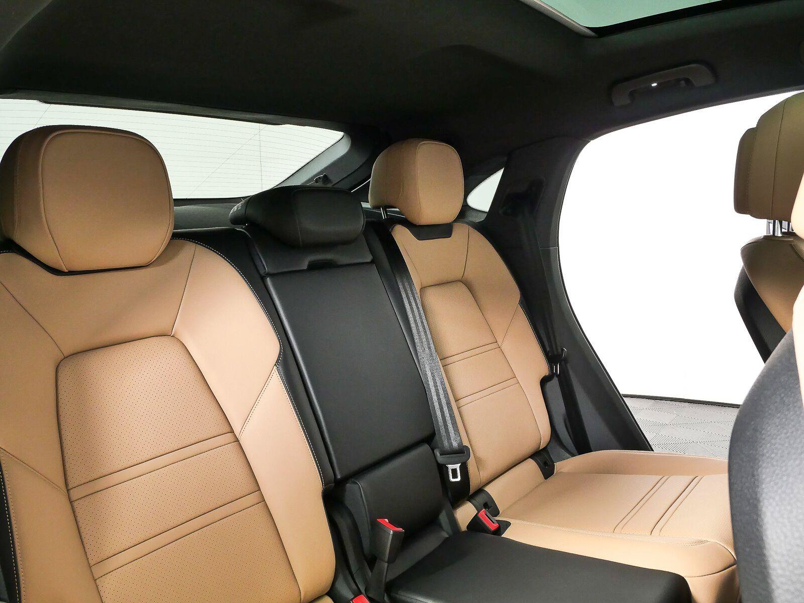 New 2026 Porsche Cayenne Coupe AWD/4WD image 24