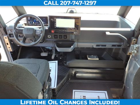 Used 2024 Chevrolet Brightdrop 600 w/ Commercial Equipment Package AWD/4WD image 15