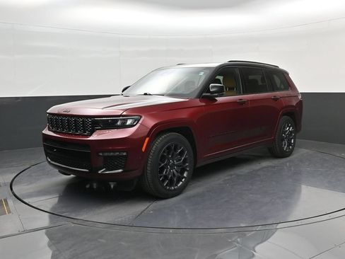 Used 2025 Jeep Grand Cherokee L Summit AWD/4WD image 4