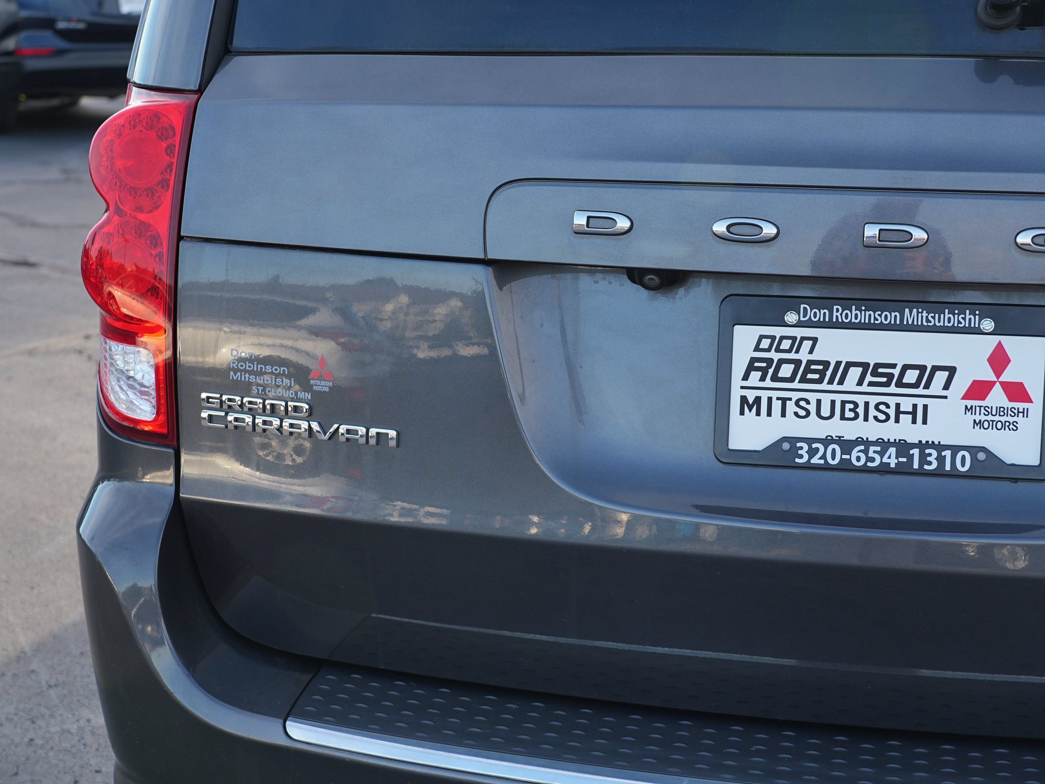 Used 2018 Dodge Grand Caravan SE w/ UConnect Hands-Free Group FWD image 12