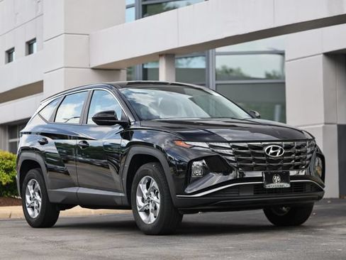 Used 2023 Hyundai Tucson SE AWD/4WD image 1